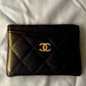 AUTH Chanel card wallet in black caviar leather